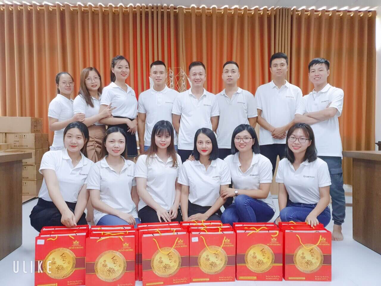 Hoạt động trao quà công ty